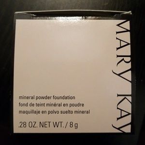 NIB - Beige 1 with Brush!